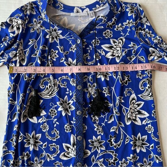 New Susan Graver Printed Liquid Knit Button Front Shirt | Size XXS - Picture 7 of 8